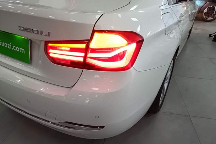 Used BMW 3 Series 2016 320Li Fashion Model Right Rear Taillight