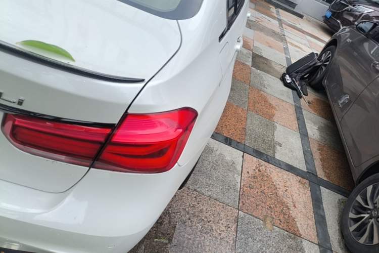 Used BMW 3 Series 2016 328Li Luxury Design Package Right Rear Taillight