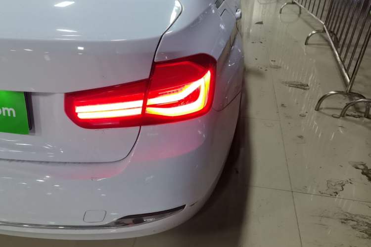 Used BMW 3 Series 2016 320Li Fashion Model Right Rear Taillight