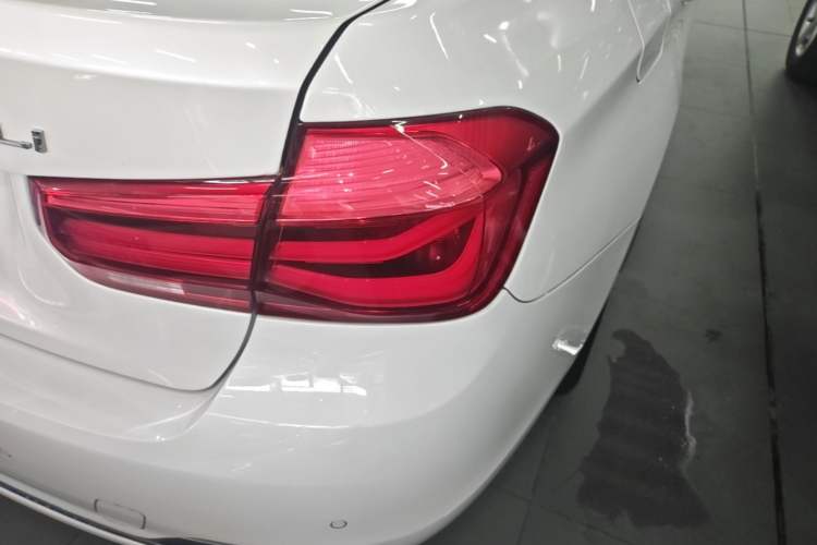 Used BMW 3 Series 2016 320Li Fashion Model Right Rear Taillight