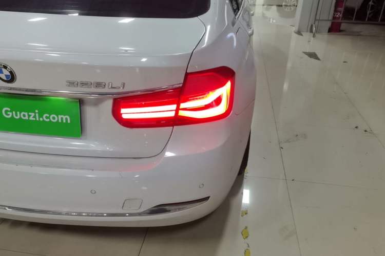 Used BMW 3 Series 2016 328Li xDrive Luxury Design Package Right Rear Taillight