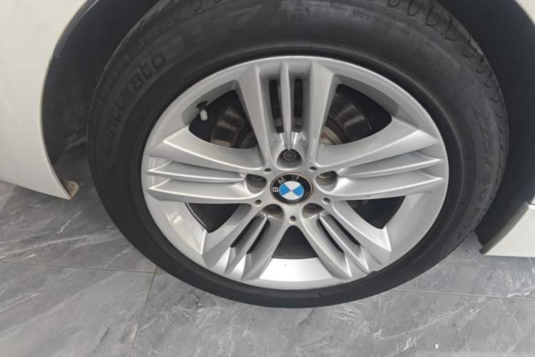 Used BMW 3 Series 2016 320Li Fashion Model Right Rear Wheel Hub