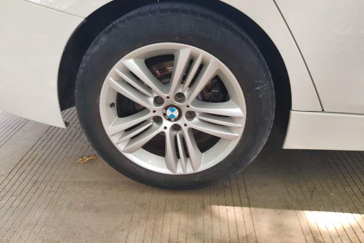 Used BMW 3 Series 2016 320Li Fashion Model Right Rear Wheel Hub