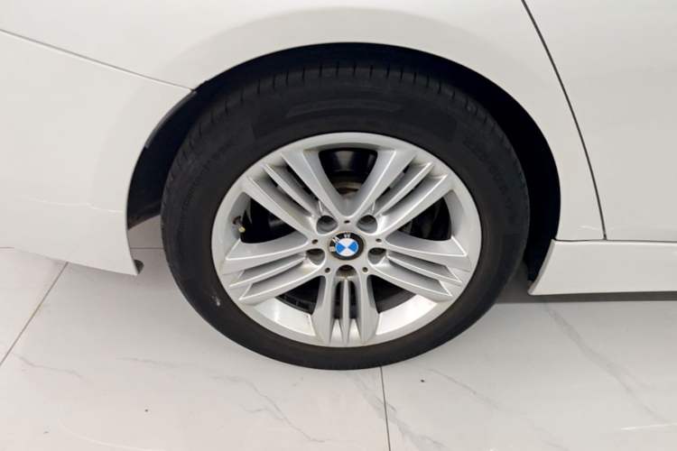 Used BMW 3 Series 2016 320Li Ambition Model Right Rear Wheel Hub