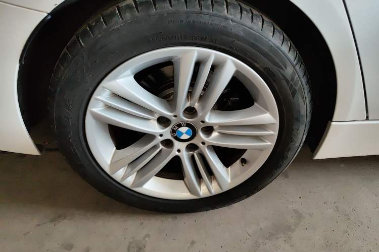 Used BMW 3 Series 2016 320Li Ambition Model Right Rear Wheel Hub