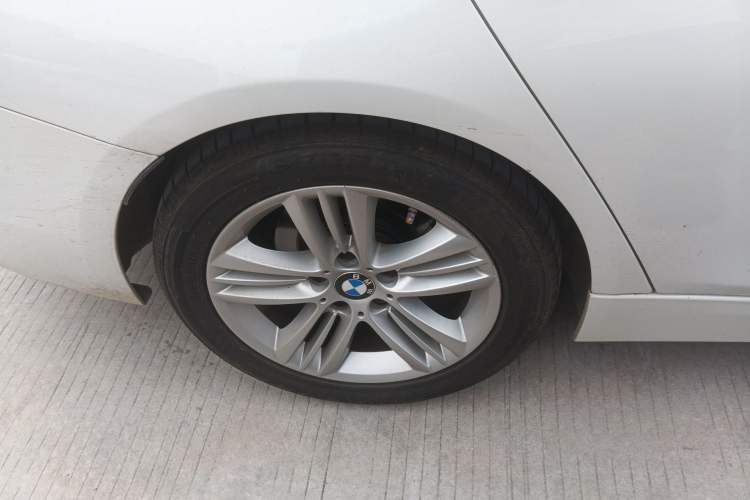 Used BMW 3 Series 2016 320Li Fashion Model Right Rear Wheel Hub