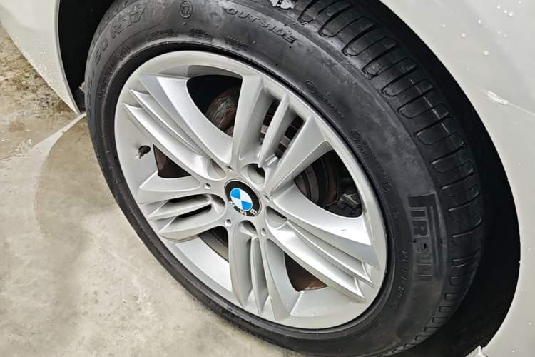Used BMW 3 Series 2016 320Li Fashion Model Right Rear Wheel Hub