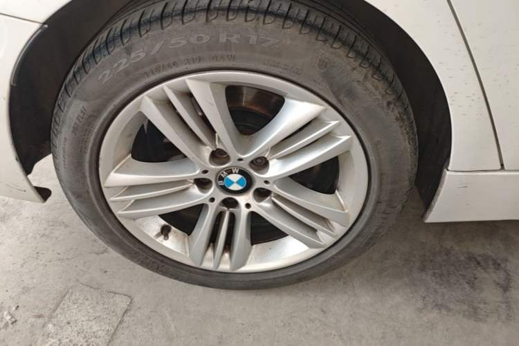 Used BMW 3 Series 2016 320Li Fashion Model Right Rear Wheel Hub