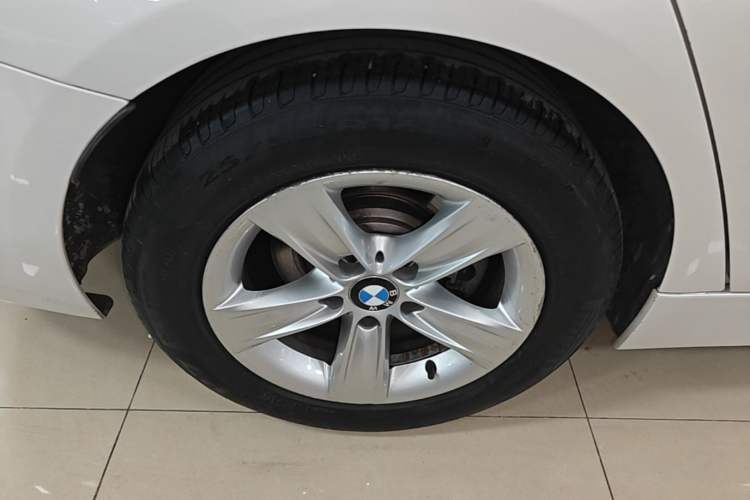 Used BMW 3 Series 2016 316Li Fashion Model Right Rear Wheel Hub