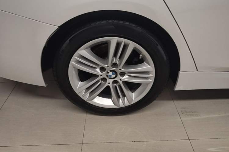 Used BMW 3 Series 2016 320Li Ambition Model Right Rear Wheel Hub