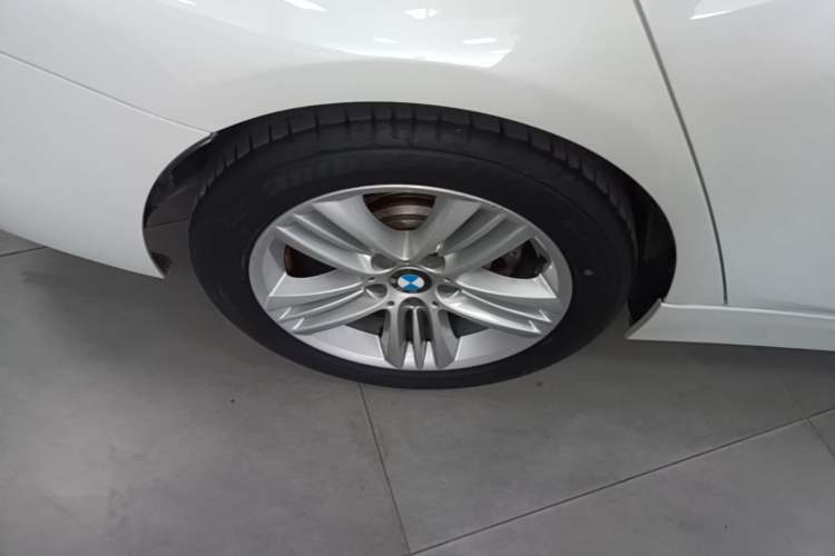 Used BMW 3 Series 2016 320Li Fashion Model Right Rear Wheel Hub