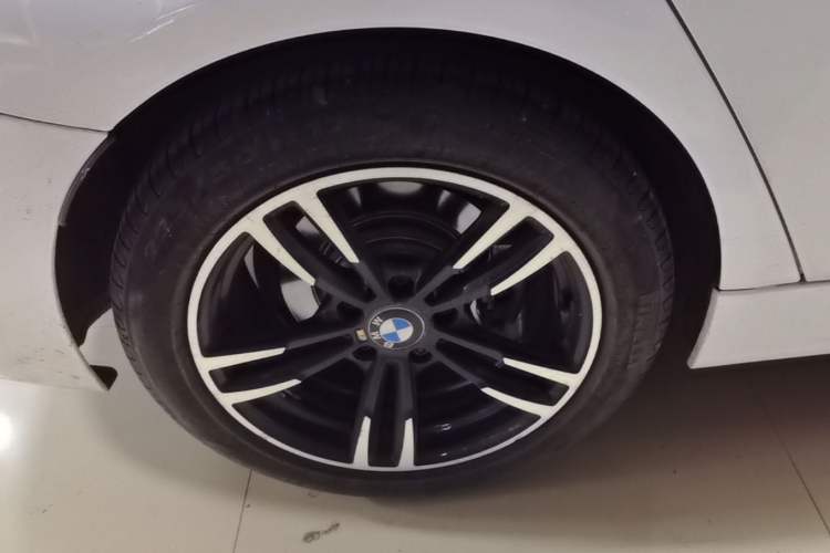 Used BMW 3 Series 2016 320Li Fashion Model Right Rear Wheel Hub
