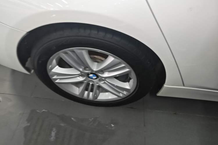 Used BMW 3 Series 2016 320Li Fashion Model Right Rear Wheel Hub