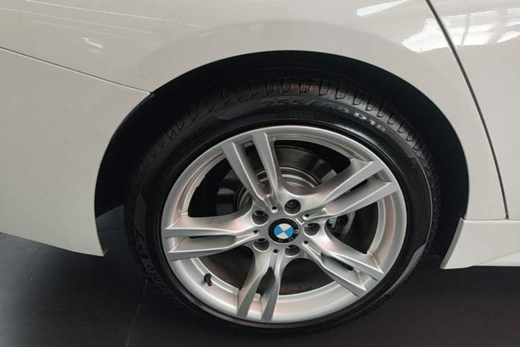 Used BMW 3 Series 2016 328i xDrive M Sport Edition Right Rear Wheel Hub