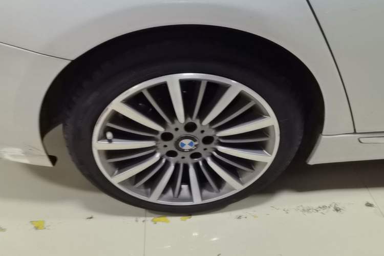 Used BMW 3 Series 2016 328Li xDrive Luxury Design Package Right Rear Wheel Hub