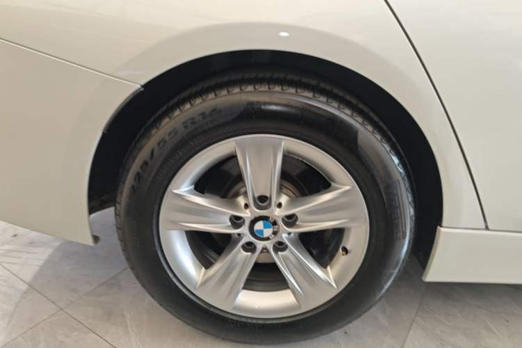 Used BMW 3 Series 2016 316Li Fashion Model Right Rear Wheel Hub