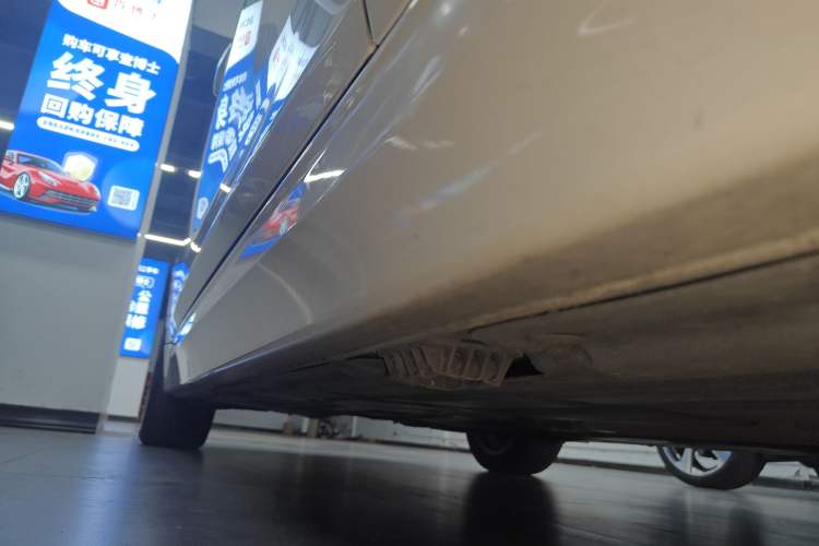 Used BMW 3 Series 2016 320Li Fashion Model Right Side Sill