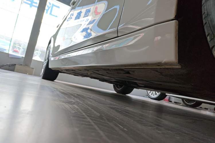 Used BMW 3 Series 2016 320Li Ambition Model Right Side Sill
