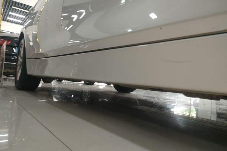 Used BMW 3 Series 2016 316i Fashion Model Right Side Sill