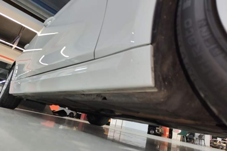 Used BMW 3 Series 2016 320Li Fashion Model Right Side Sill