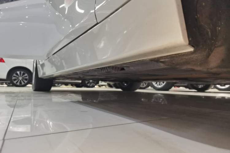 Used BMW 3 Series 2016 320i Fashion Model Right Side Sill