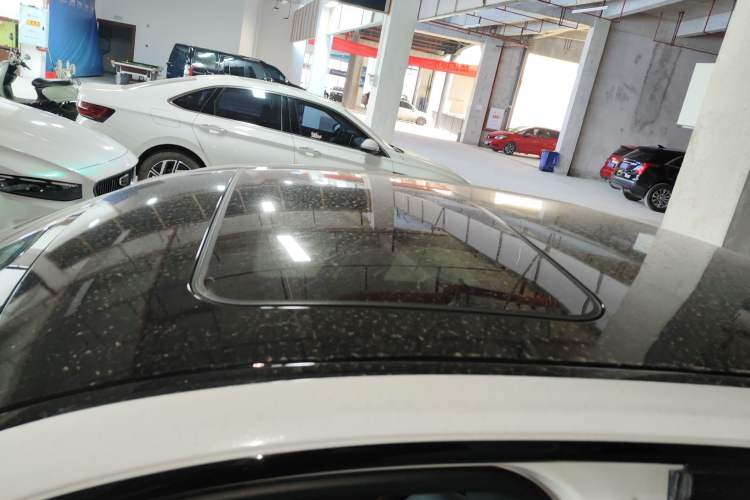 Used BMW 3 Series 2016 320Li Ambition Model Roof