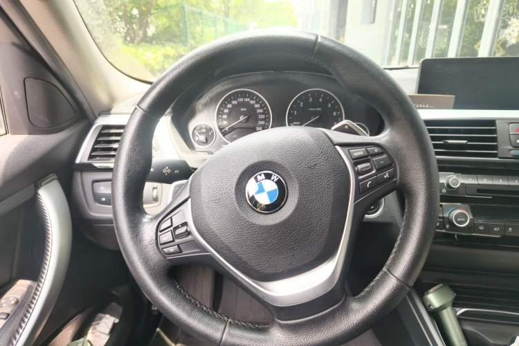 Used BMW 3 Series 2016 328Li Fashion Model Steering Wheel