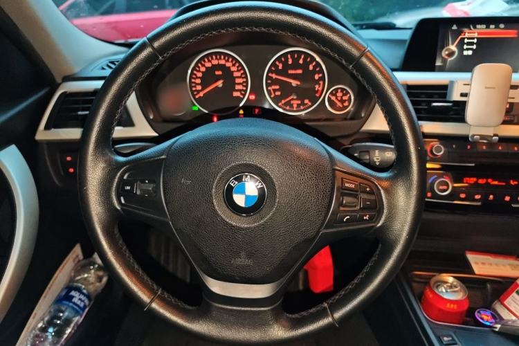 Used BMW 3 Series 2016 320i Fashion Model Steering Wheel