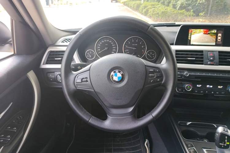 Used BMW 3 Series 2016 320Li Fashion Model Steering Wheel