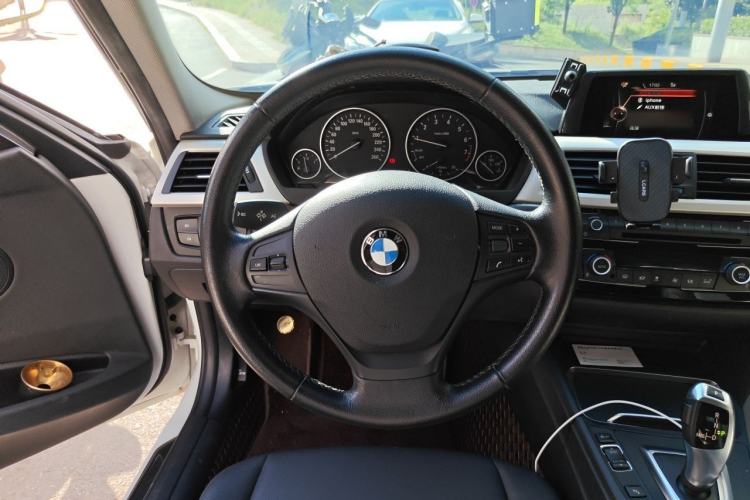 Used BMW 3 Series 2016 320Li Fashion Model Steering Wheel