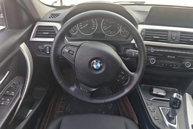Used BMW 3 Series 2016 320Li Fashion Model Steering Wheel
