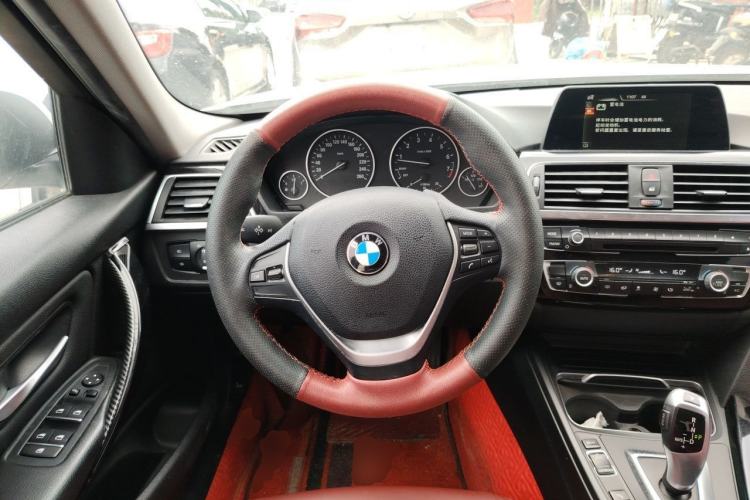 Used BMW 3 Series 2016 320i Fashion Model Steering Wheel