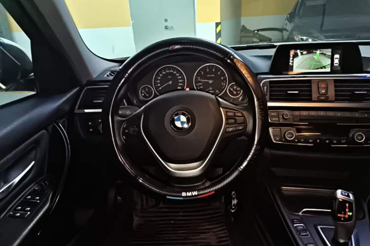 Used BMW 3 Series 2016 320i Fashion Model Steering Wheel