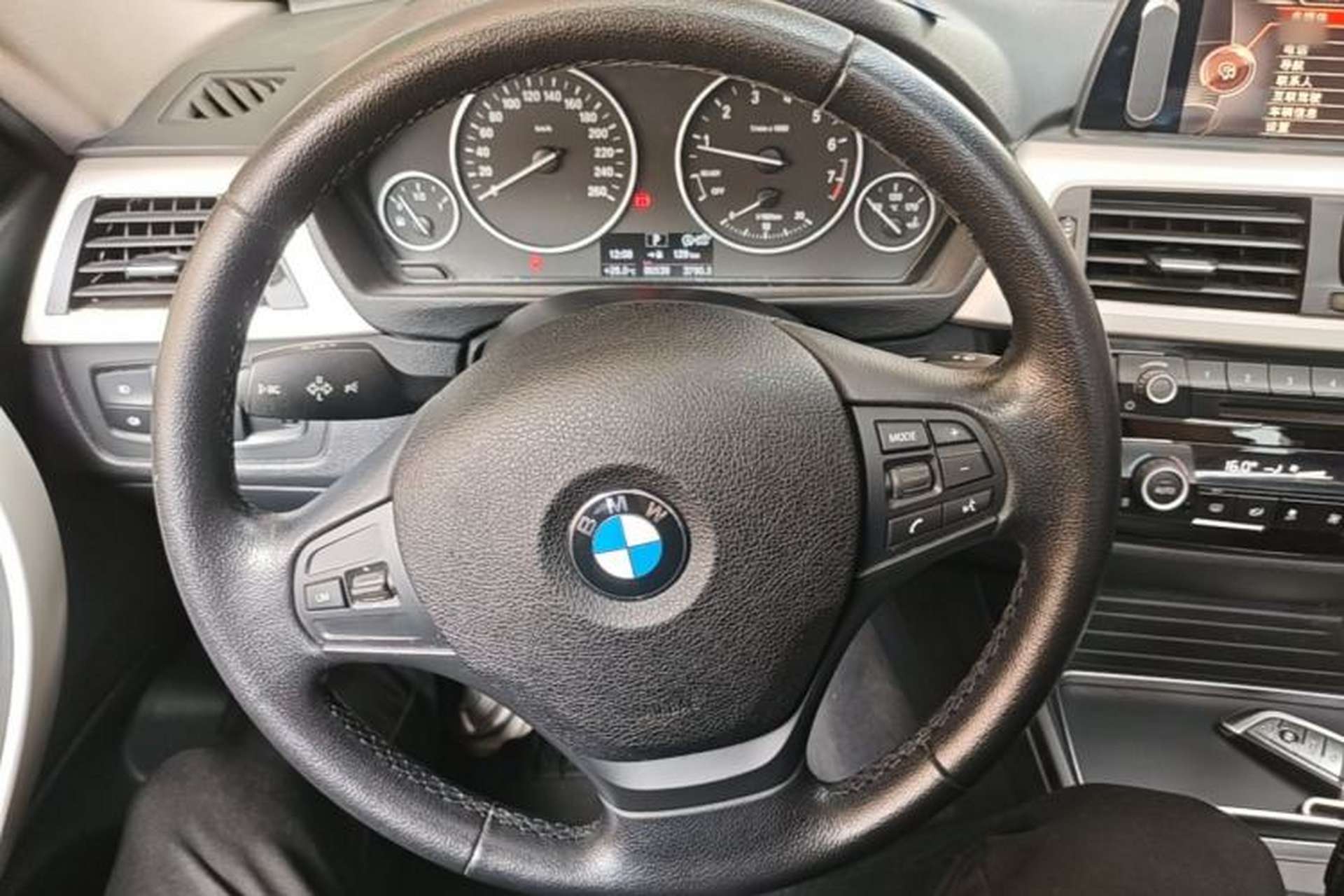 Used BMW 3 Series 2016 320Li Fashion Model Steering Wheel