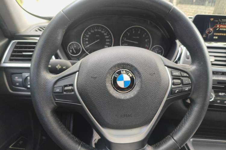 Used BMW 3 Series 2016 320Li Fashion Model Steering Wheel