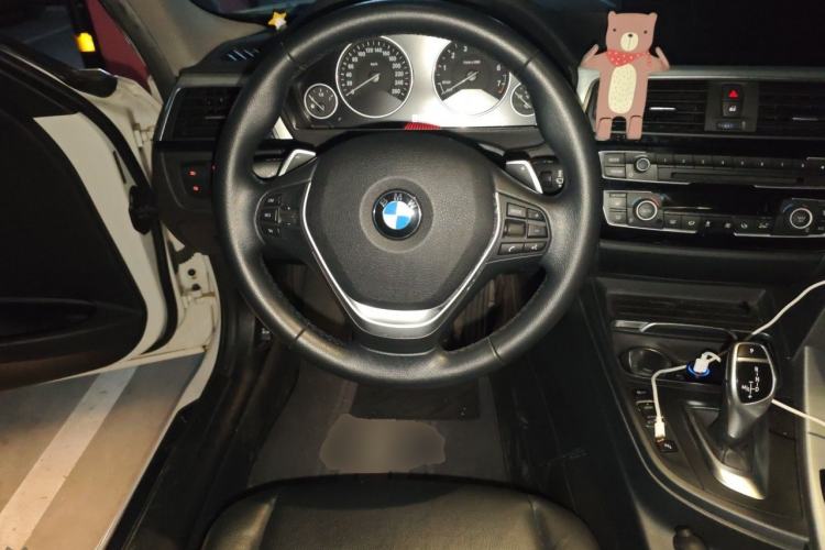 Used BMW 3 Series 2016 328Li Fashion Model Steering Wheel