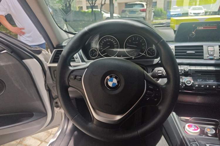 Used BMW 3 Series 2016 320Li Fashion Model Steering Wheel