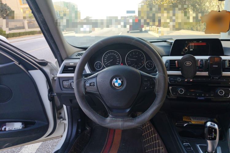 Used BMW 3 Series 2016 320i Fashion Model Steering Wheel