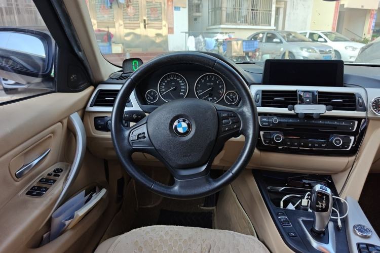 Used BMW 3 Series 2016 320i Fashion Model Steering Wheel