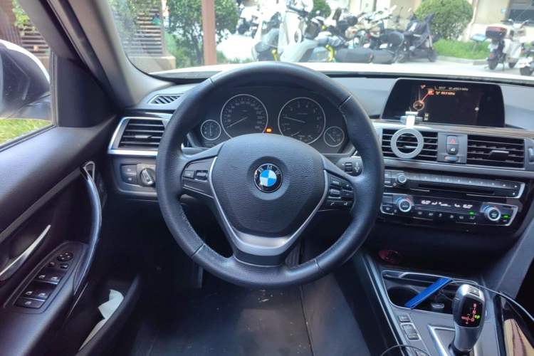 Used BMW 3 Series 2016 320Li Fashion Model Steering Wheel