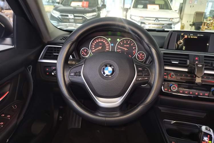 Used BMW 3 Series 2016 320Li Ambition Model Steering Wheel