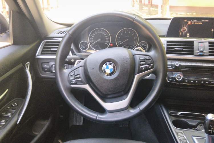 Used BMW 3 Series 2016 320Li Fashion Model Steering Wheel