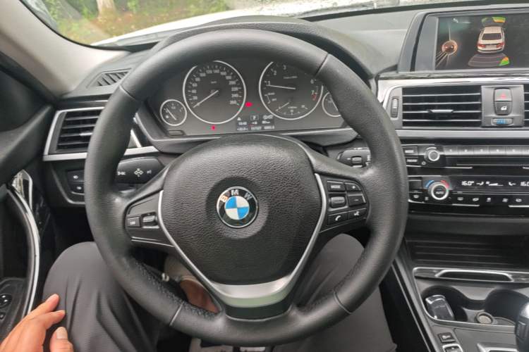 Used BMW 3 Series 2016 320Li Ambition Model Steering Wheel