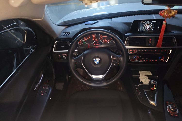 Used BMW 3 Series 2016 320i Fashion Model Steering Wheel
