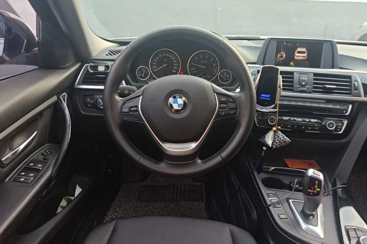 Used BMW 3 Series 2016 316Li Fashion Model Steering Wheel