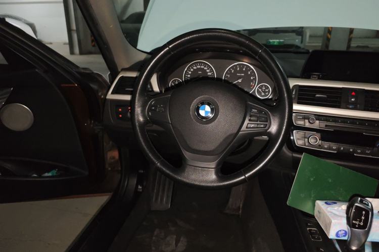 Used BMW 3 Series 2016 320i Fashion Model Steering Wheel
