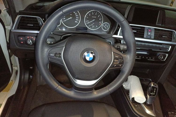 Used BMW 3 Series 2016 320Li Fashion Model Steering Wheel