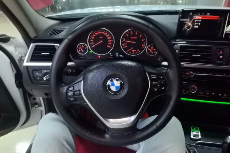 Used BMW 3 Series 2016 320Li Fashion Model Steering Wheel