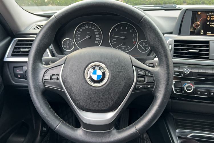 Used BMW 3 Series 2016 320Li Ambition Model Steering Wheel