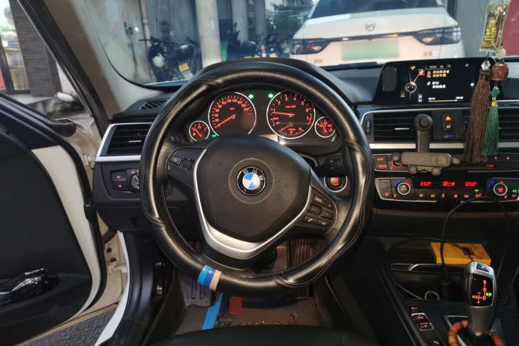 Used BMW 3 Series 2016 320Li Fashion Model Steering Wheel